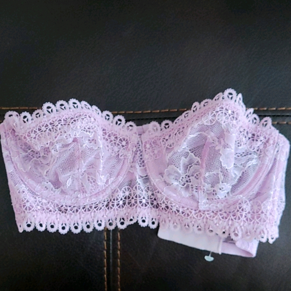 VS Lavender strapless bra